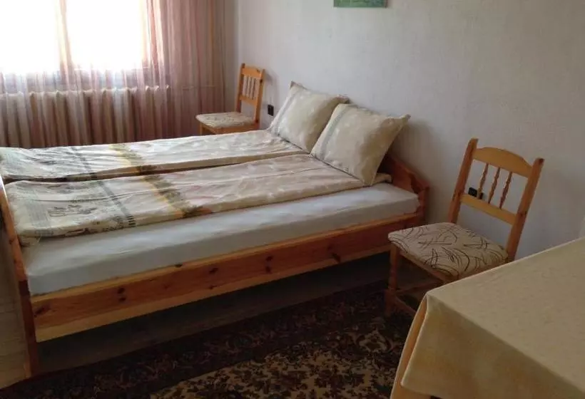 پانسیون Katya Guest House