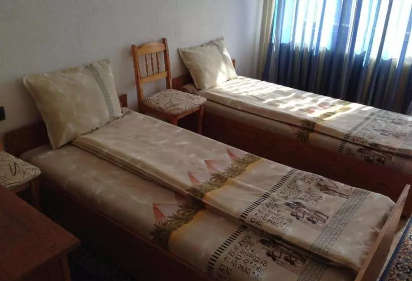پانسیون Katya Guest House