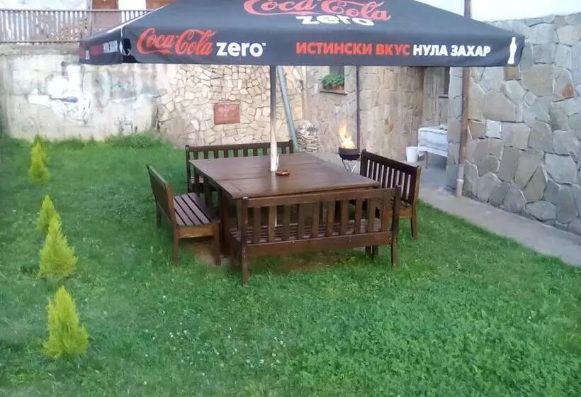 پانسیون Katya Guest House