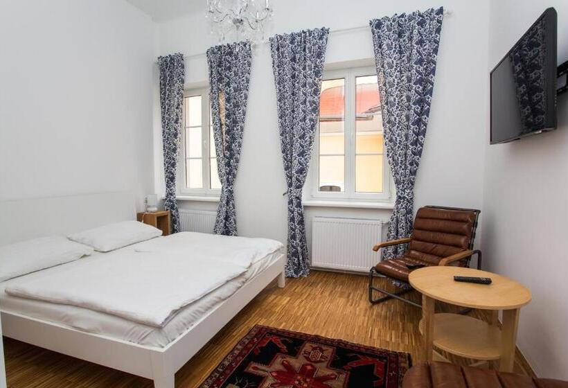 פנסיון Garni Am Marktplatz