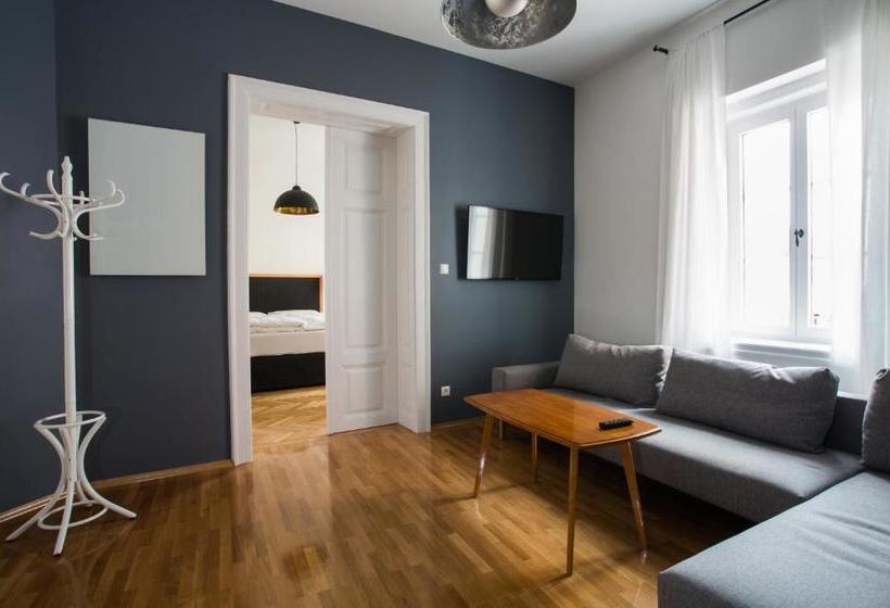 פנסיון Garni Am Marktplatz