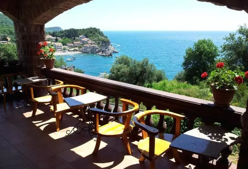 پانسیون Villa Sara Guesthouse