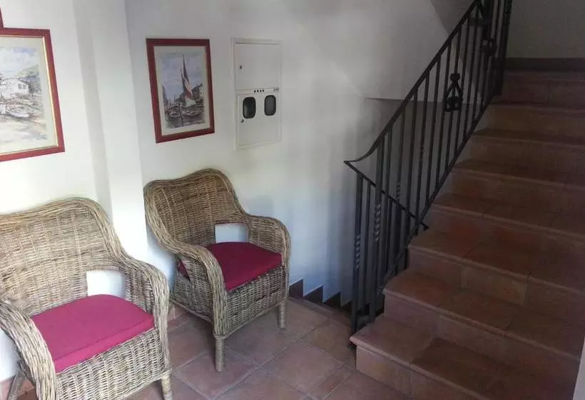 پانسیون Villa Sara Guesthouse