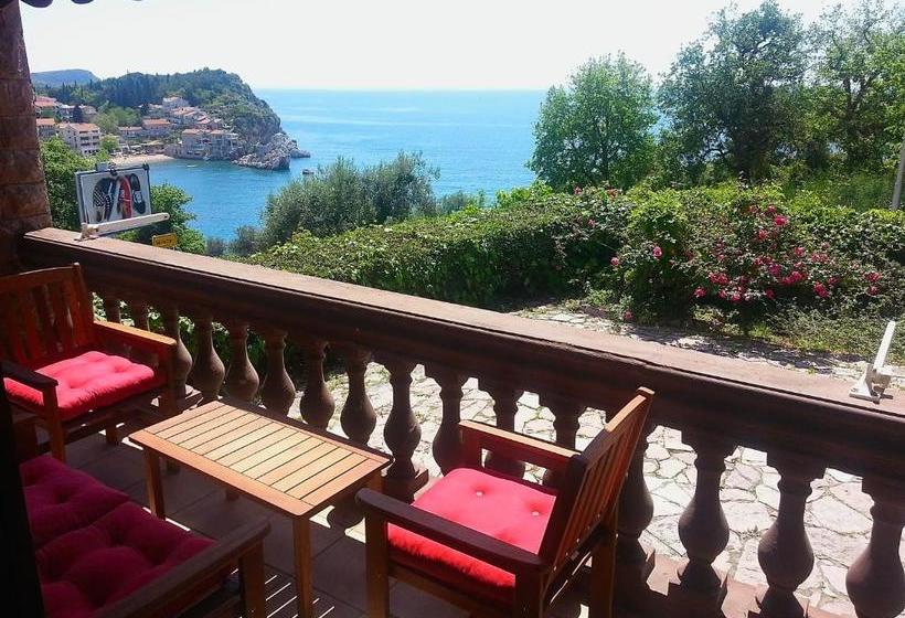 پانسیون Villa Sara Guesthouse