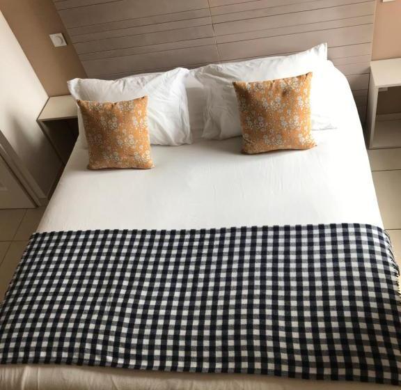 Отель Auberge Des Baronnies