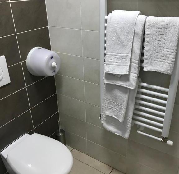 Отель Auberge Des Baronnies