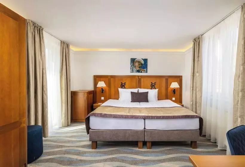 Carlton Hotel Buda Castle