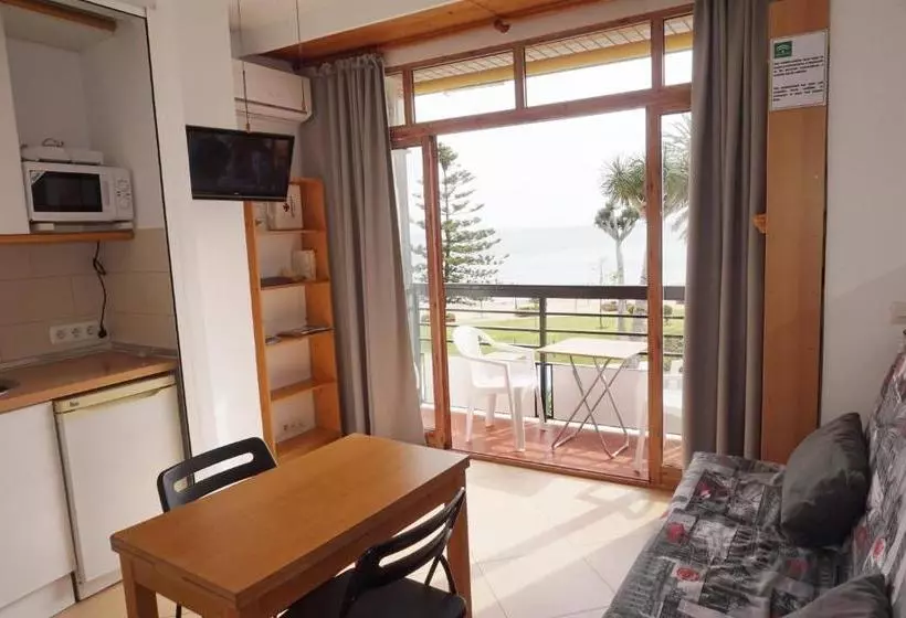 Center & White Town Apartment