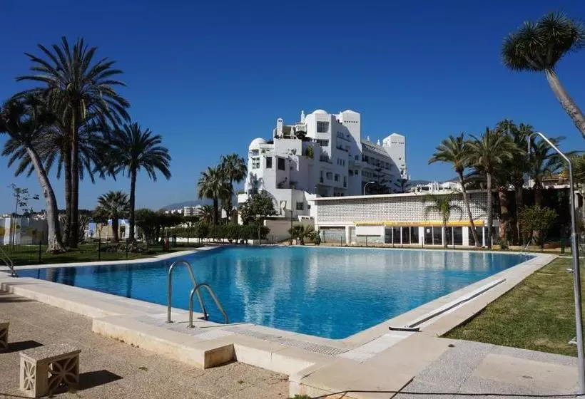 Center & White Town Apartment