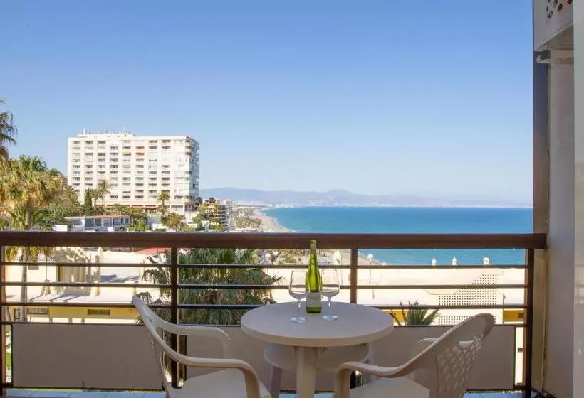 Center & White Town Apartment