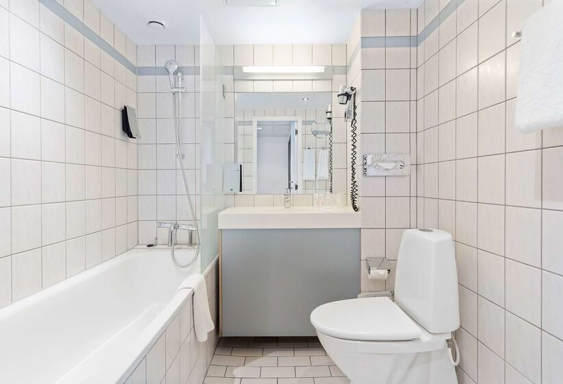 בית מלון כפרי Best Western Plus Airport