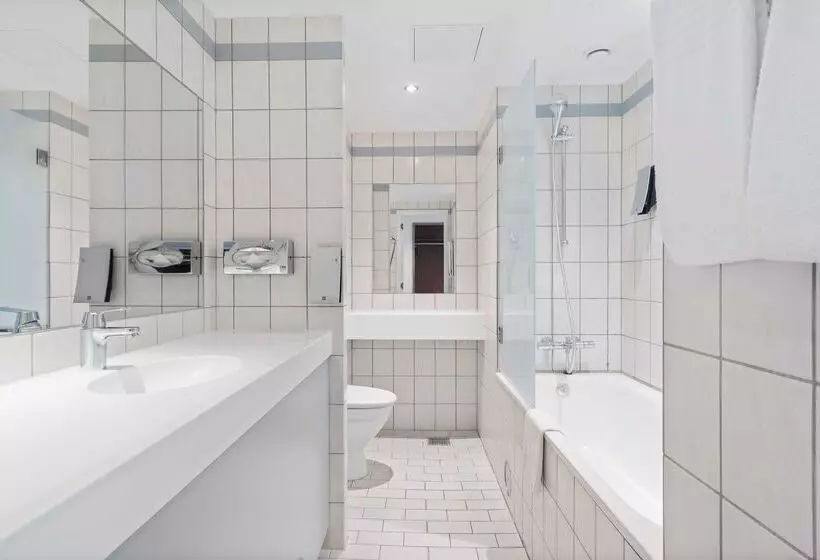 בית מלון כפרי Best Western Plus Airport