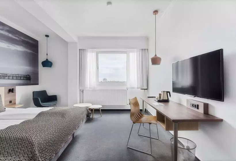 בית מלון כפרי Best Western Plus Airport