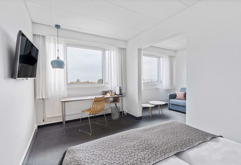 בית מלון כפרי Best Western Plus Airport