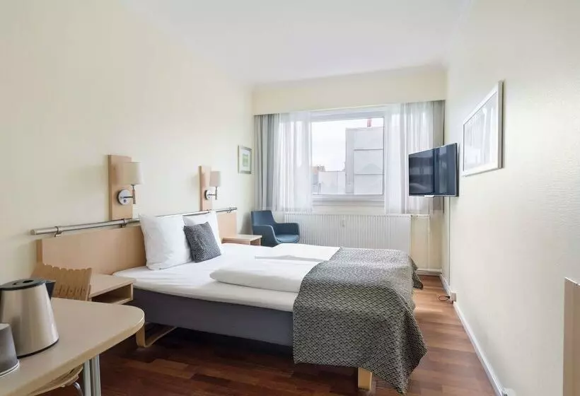 בית מלון כפרי Best Western Plus Airport