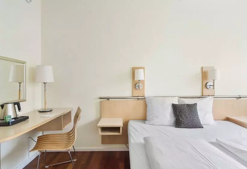 בית מלון כפרי Best Western Plus Airport