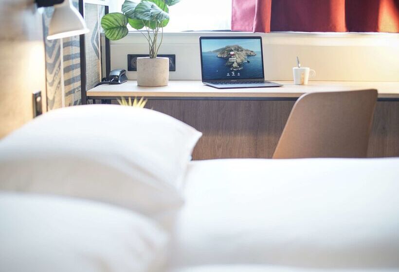 هتل Ibis Tours Centre Giraudeau