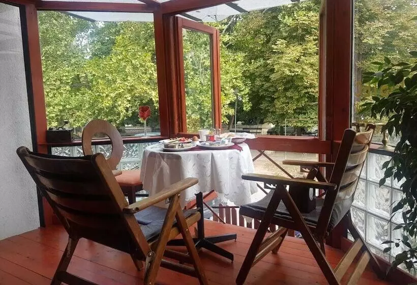 هتل Kapistec Skopje