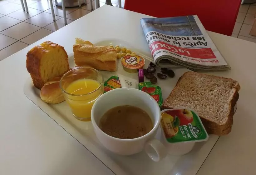 ホテル Premiere Classe Angers Beaucouzé