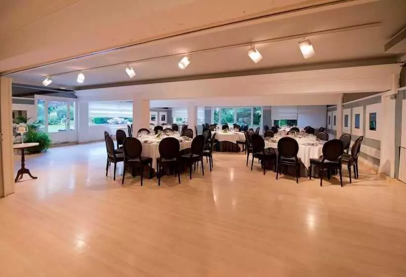 ホテル Restaurant Pessets & SPA