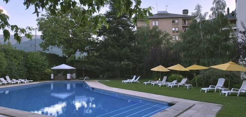 فندق Restaurant Pessets & SPA