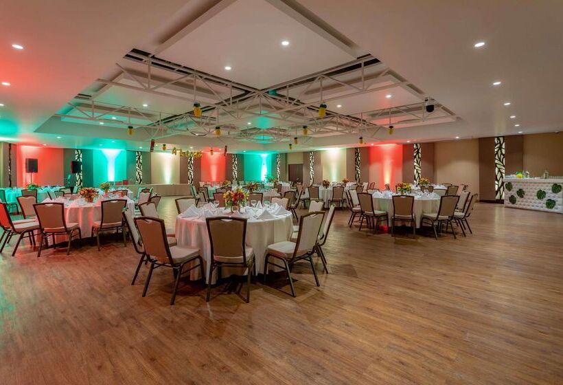 Sonesta Hotel El Olivar