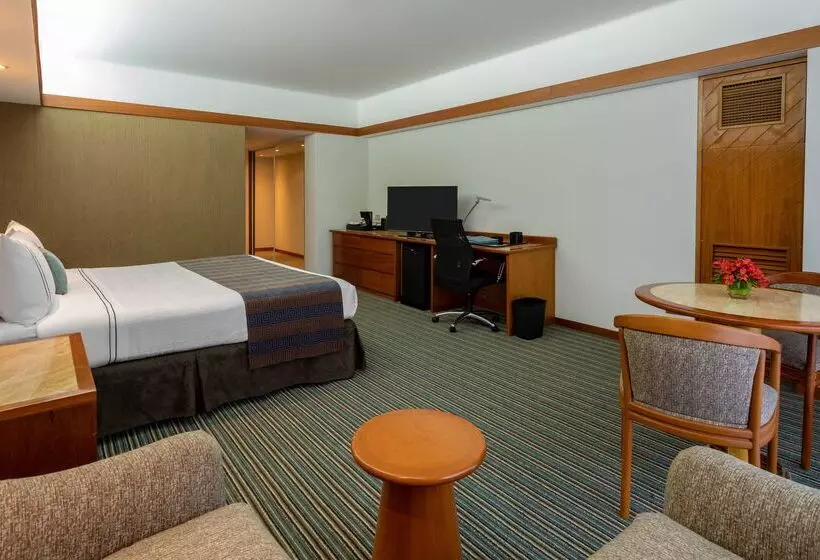 Sonesta Hotel El Olivar