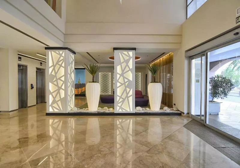 هتل Vertice Sevilla