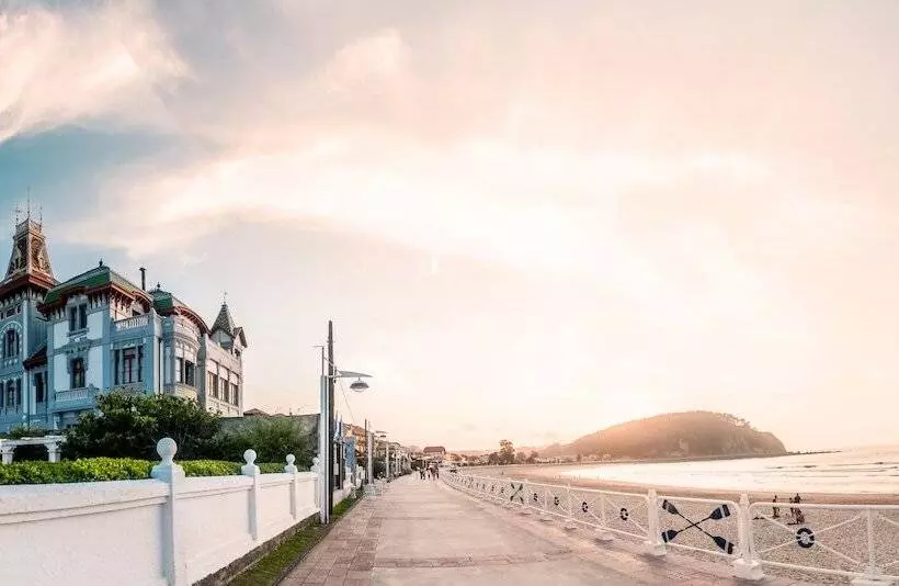 هتل Villa Rosario, Palacete