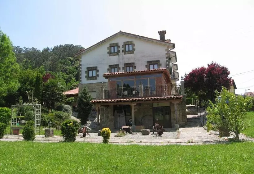 بنسيون Posada La Anjana