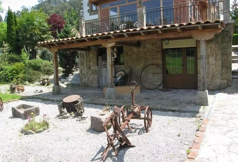 بنسيون Posada La Anjana