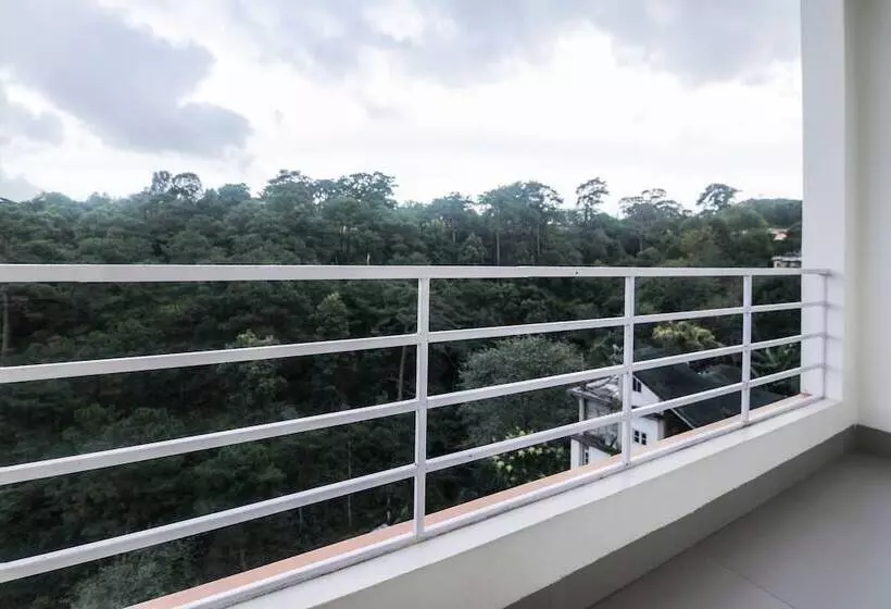 هتل Oyo 17362 Shillong Mantra Guest House