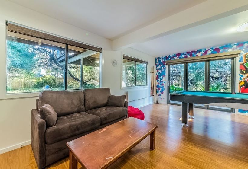 Woodingdean  Pet Friendly