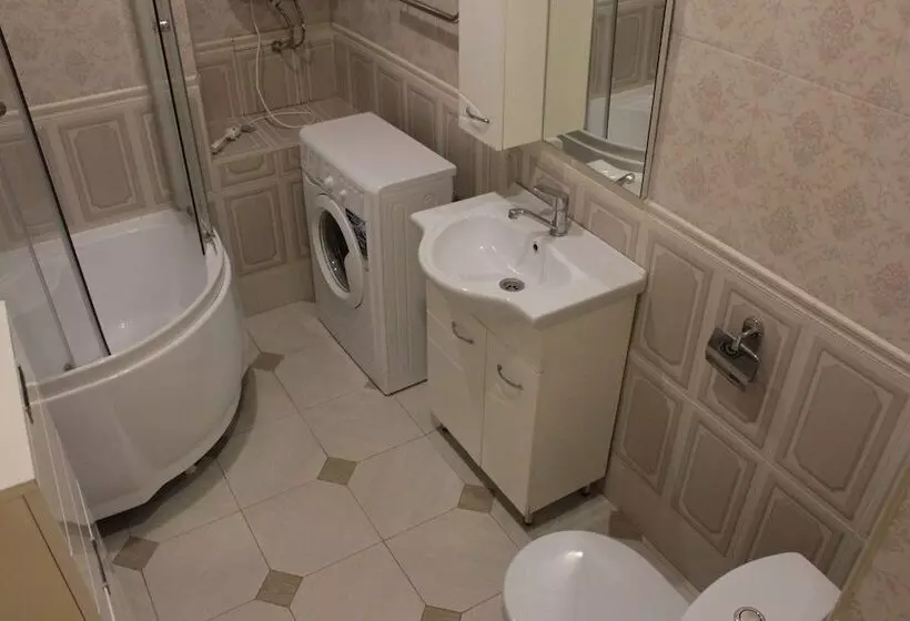 Apartment On Kamyshovaya 41, Apt 2