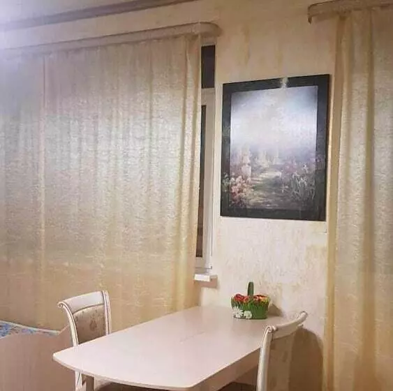 Apartment On Kamyshovaya 41, Apt 2