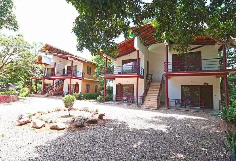 هتل Bagheera Jungle Retreat