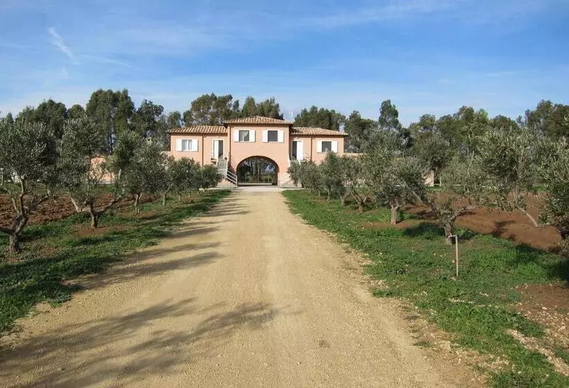 هتل Agriturismo Pian Di Spille   Golf