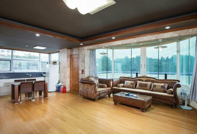 Benikea Hotel Mountain & Ocean Sokcho