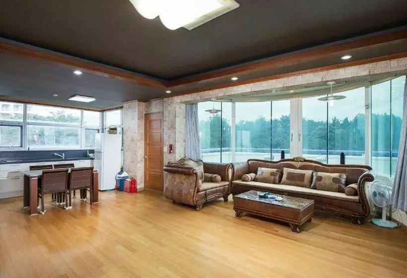 Benikea Hotel Mountain & Ocean Sokcho