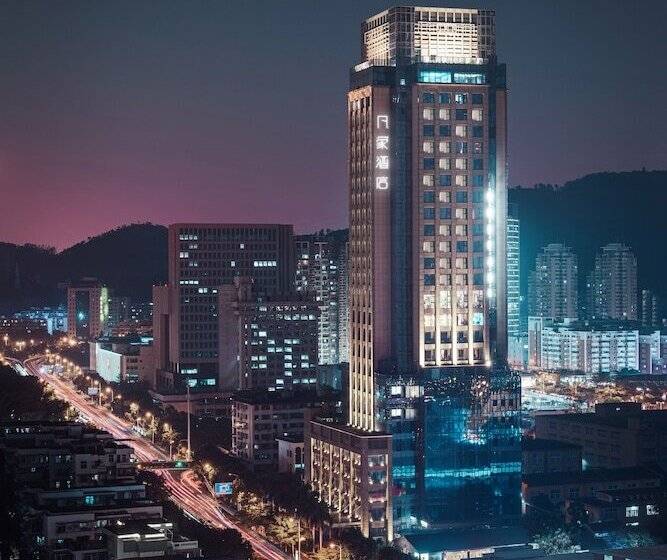 فندق Hilton Garden Inn Xiamen Bailuzhou Park