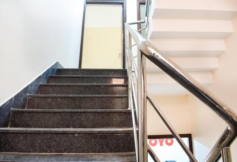 Hôtel O Shiv Sai Palace