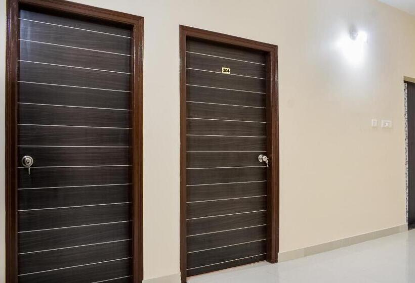 Hôtel O Shiv Sai Palace