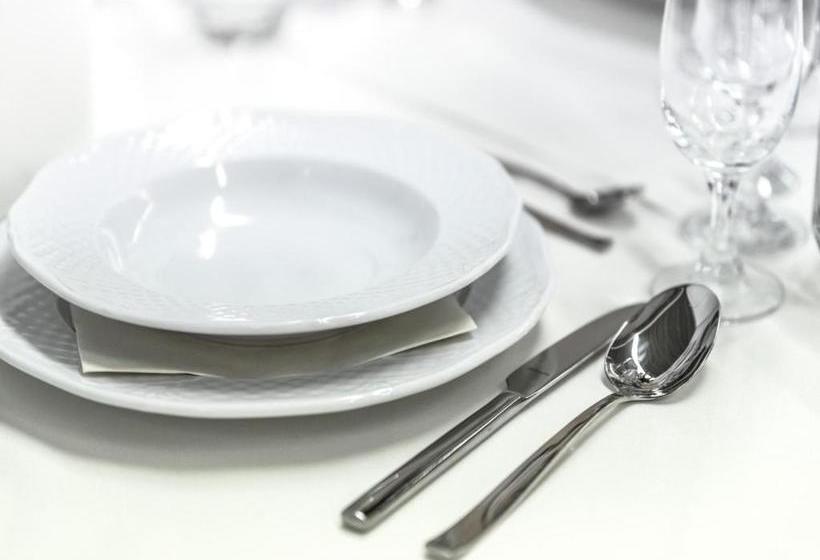 ホテル Oyo 72123 Sk Yercaud