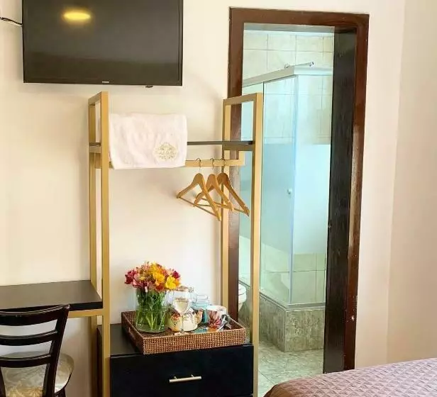 ペンション Hostal El Cajas