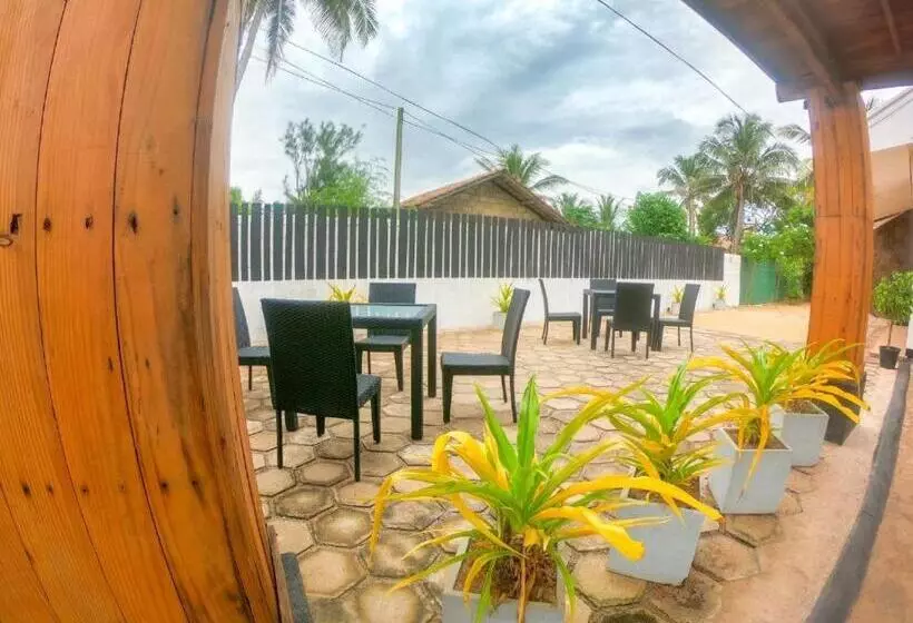 پانسیون Owinro Beach Hotel & Restaurant Waikkala