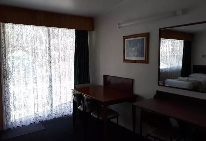 Coachman Motel