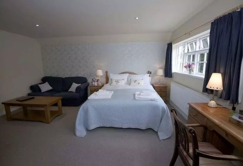 簡易ホテル Fox & Hounds