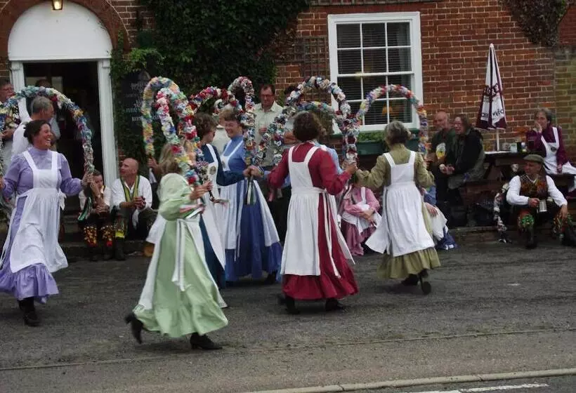 Majatalo The Theberton Lion