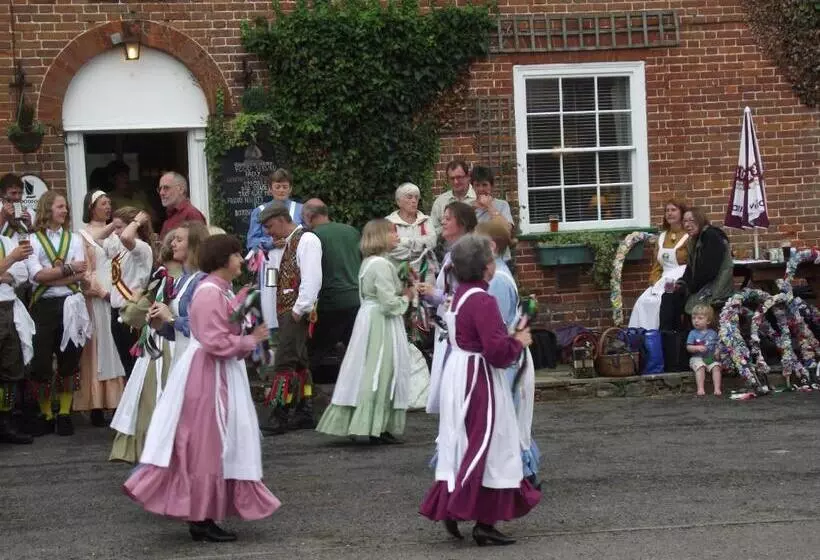 Majatalo The Theberton Lion