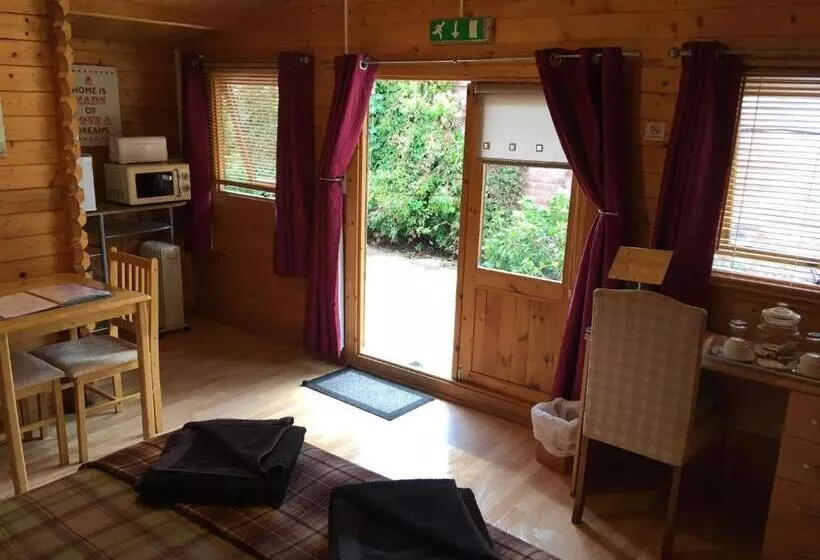 Majatalo The Theberton Lion